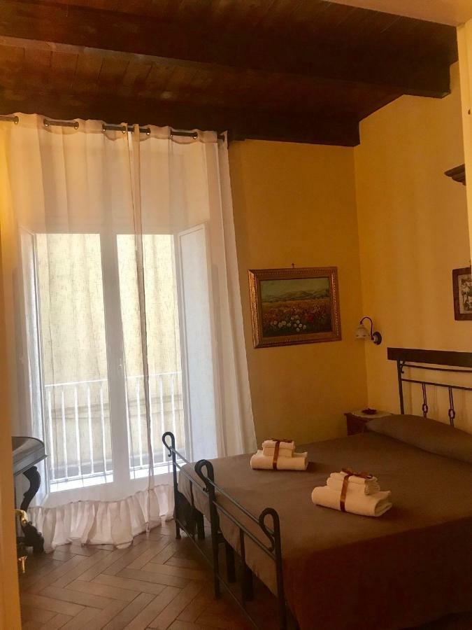 B&B Conte Cavour Неаполь Екстер'єр фото